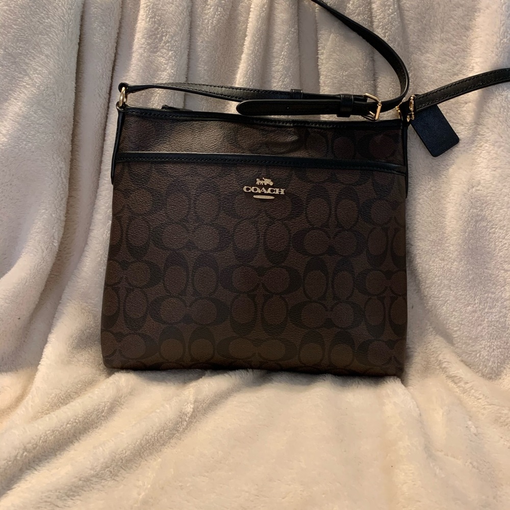 COACH Signature Zip File Crossbody  like NEW